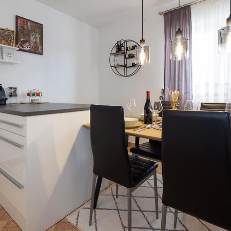 Spacious And Modern App With Big Terrace Malinska Εξωτερικό φωτογραφία