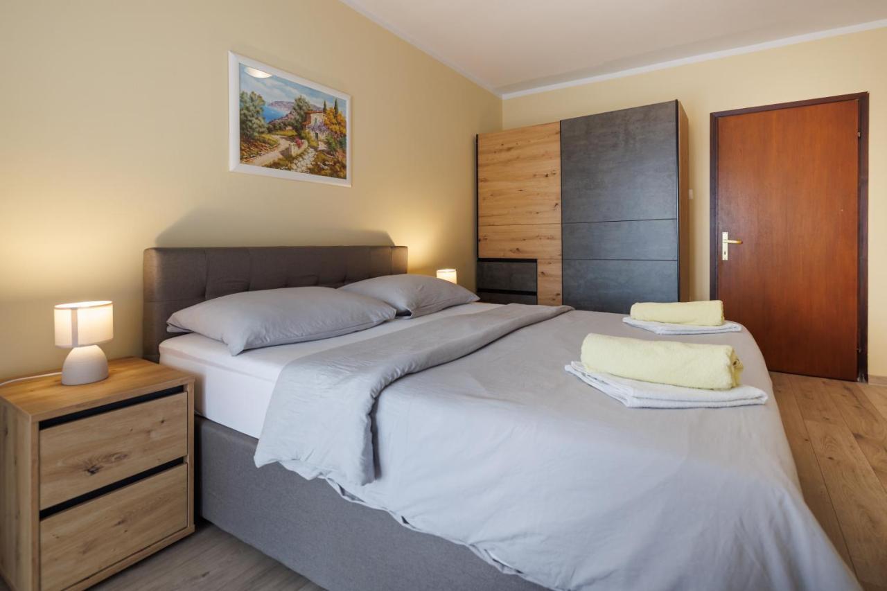 Spacious And Modern App With Big Terrace Malinska Εξωτερικό φωτογραφία